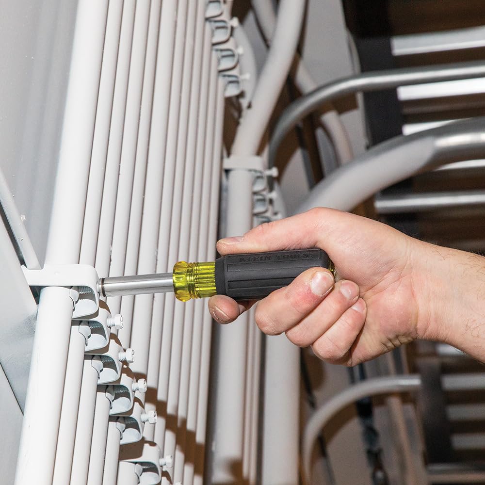 Klein Tools 32500MAG cushion-grip handle offers comfort and torque.