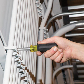 Klein Tools 32500MAG cushion-grip handle offers comfort and torque.