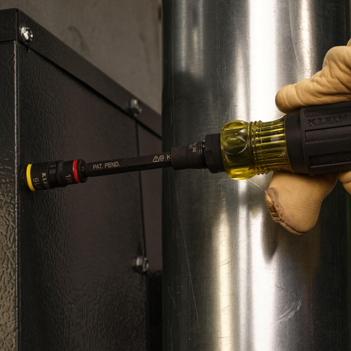 Klein Tools 32516HD KNECT in-use demonstrates screwdriver-to-impact switching