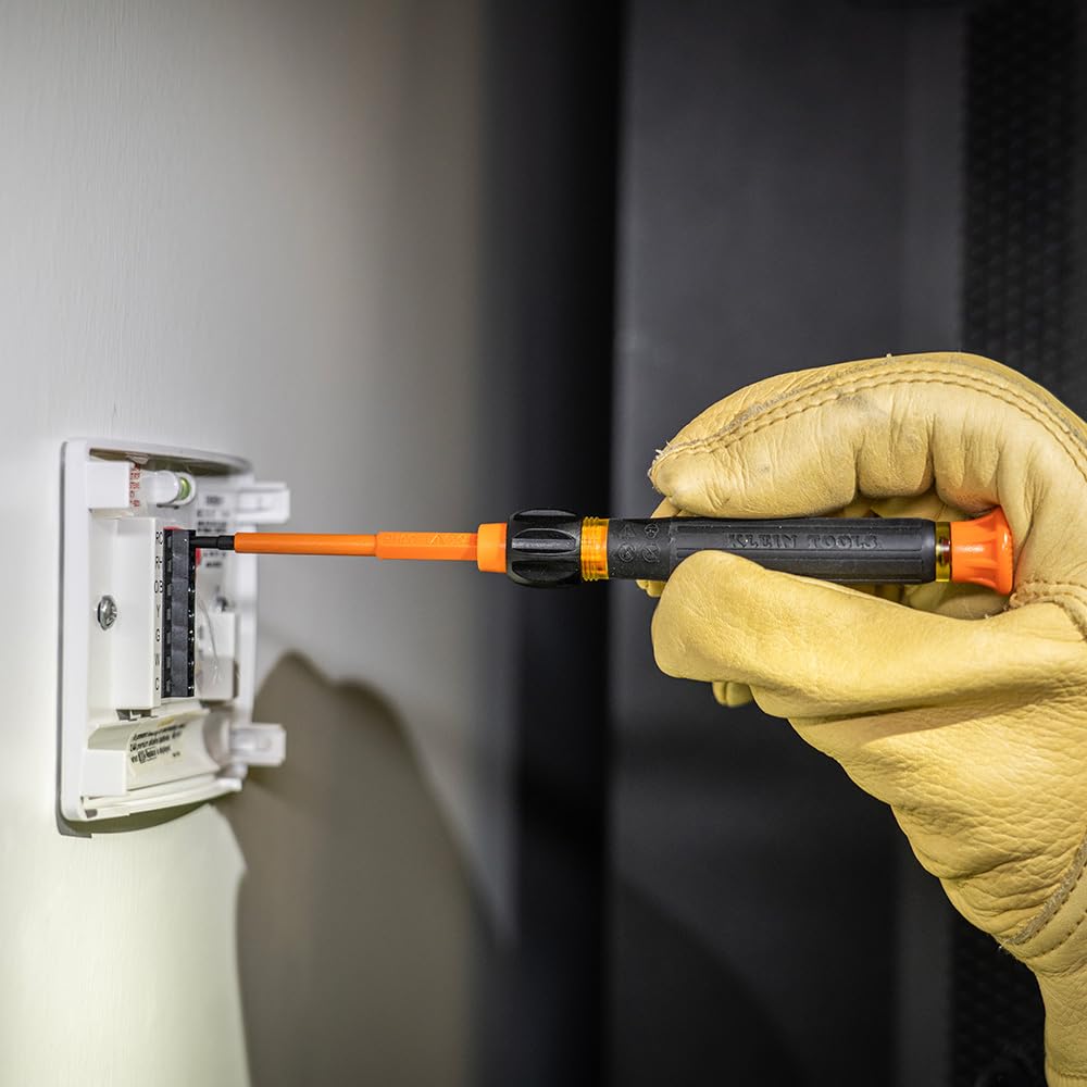 Klein Tools 32584INSR cushion-grip handle provides comfort and torque control.