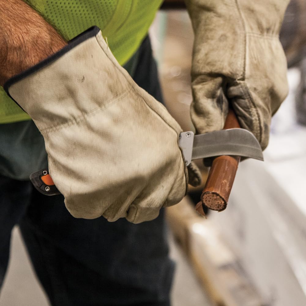 Klein Tools 44218 secure lock keeps the blade steady during use.
