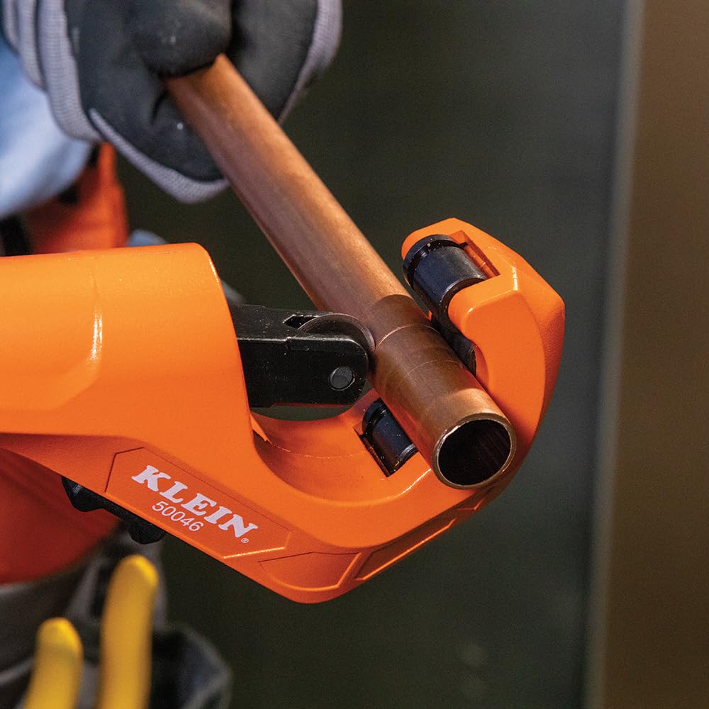 Ergonomic adjustment knob on Klein Tools 50046 for easy handling