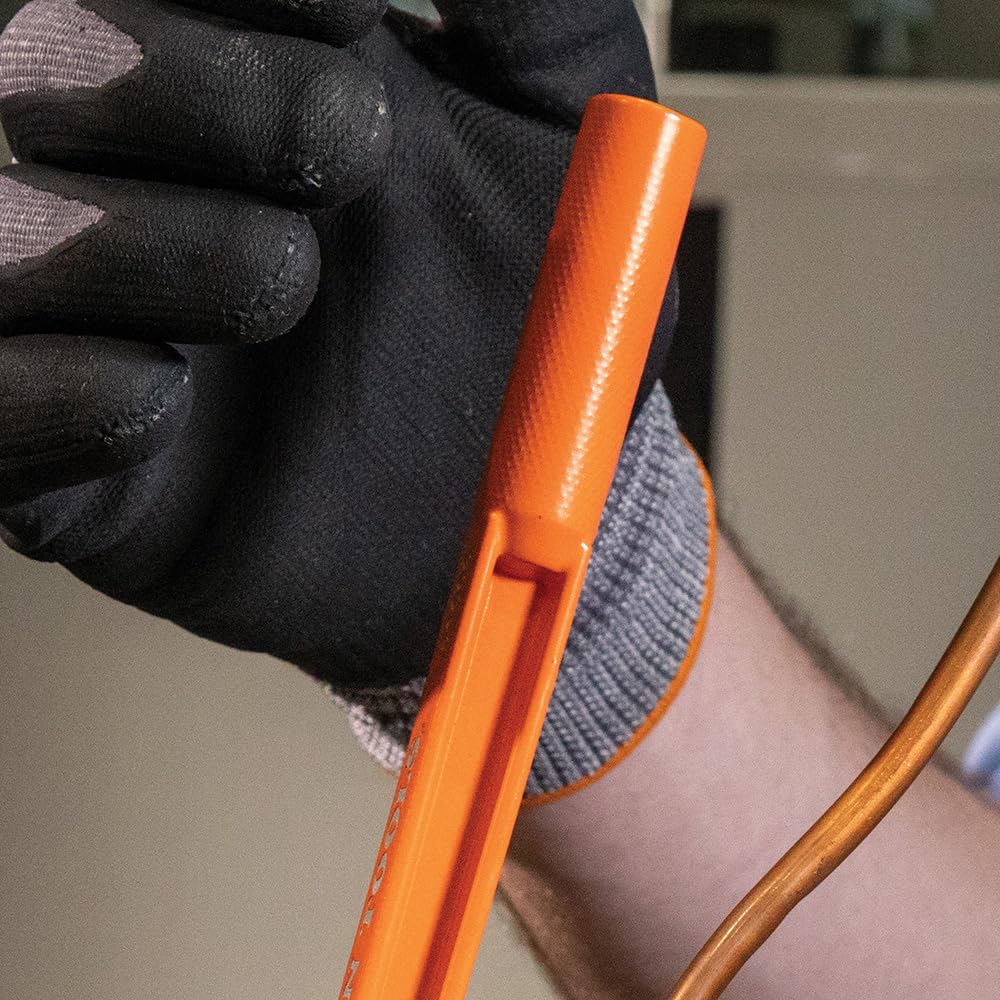 Klein Tools 51006 knurled handles provide a secure grip.