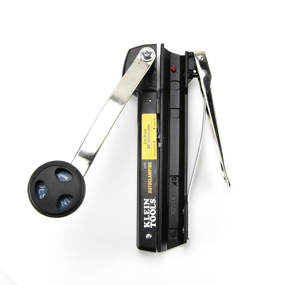 Klein Tools 53725 replacement blades stored in the handle
