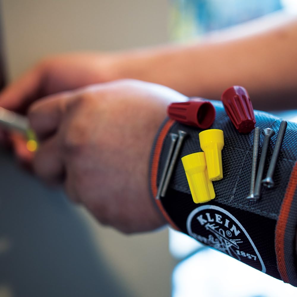 Klein Tools 55895 magnetic wristband ready with drill bits for rapid changes