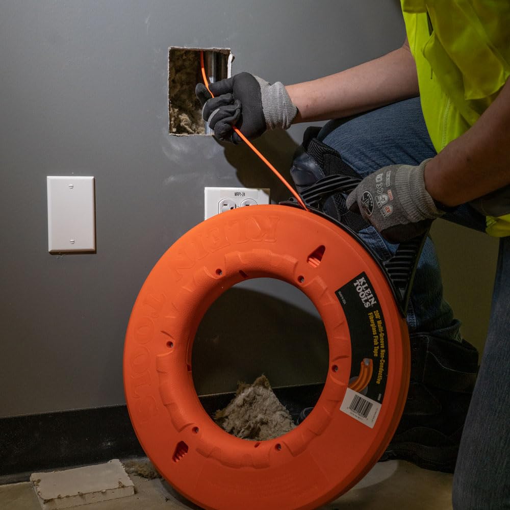 Klein Tools 56059 17-inch reel diameter increases tape capacity.