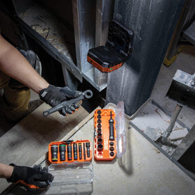Klein Tools 56416 three modes offer up to 1000 lumens