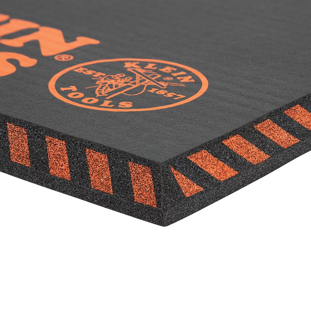 Klein Tools 60136 kneeling pad demonstrates durable, reboundable cushioning
