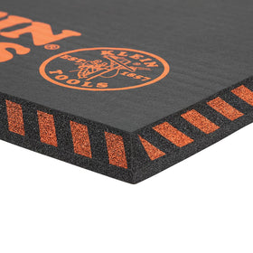 Klein Tools 60136 kneeling pad demonstrates durable, reboundable cushioning
