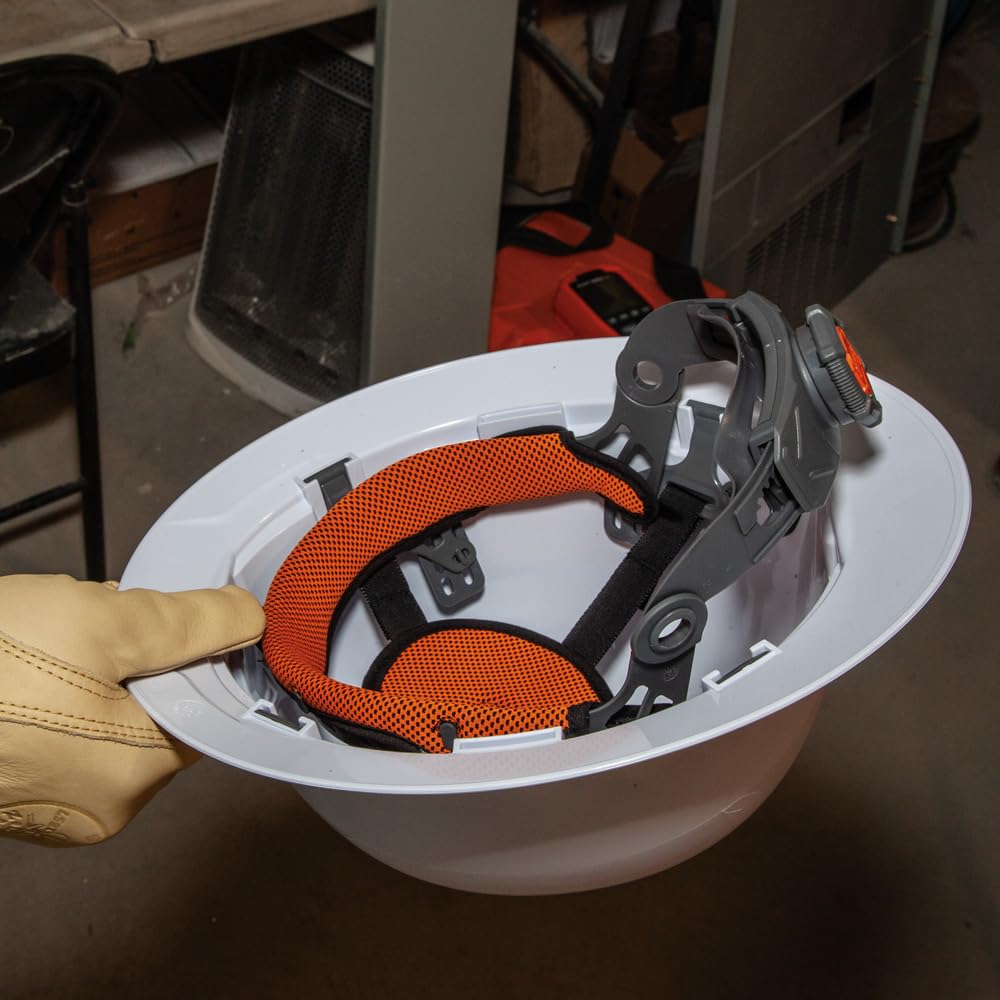 Klein Tools 60406RL adjustment knob in action for one-handed sizing with gloves