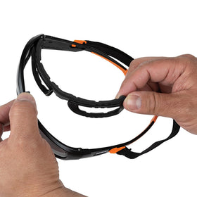 Klein Tools 60471 rubber nose piece and temples provide a secure, comfortable fit.