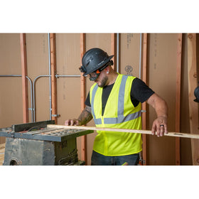 KLEIN TOOLS 60479 scratch-resistant lenses guard against scuffs on site