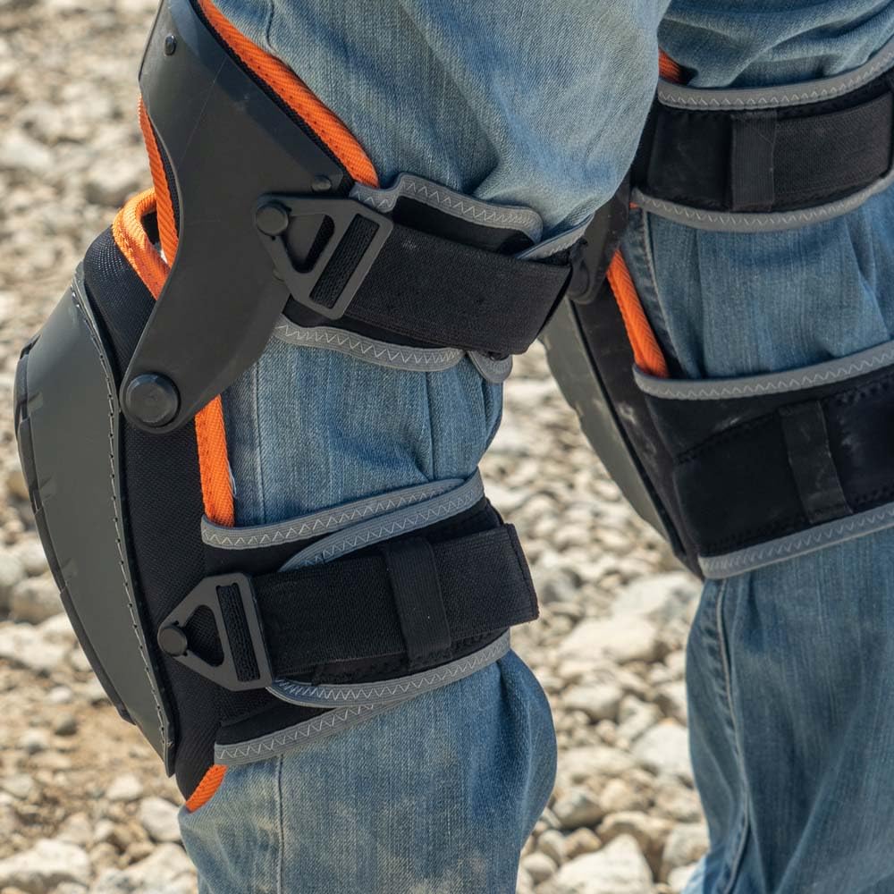 Klein Tools 60491 knee pad quick-fasten buckle for fast setup.