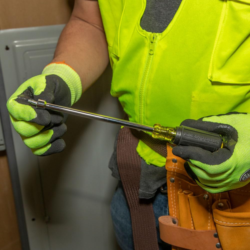 Klein Tools 646M color-coded handle for quick size identification.