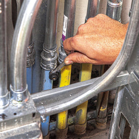 Klein Tools 65200 includes 5/16 and 1/4 nut drivers for fasteners.