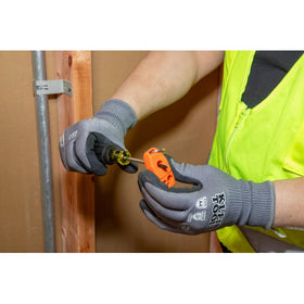 Klein Tools 85808 twist-resistant blade anchor enhances blade stability