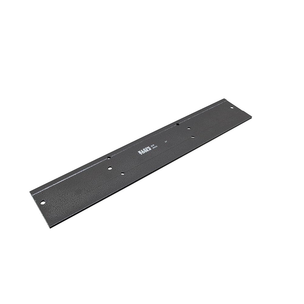Klein Tools 86532 tool with sight gauges enabling precise depth alignment during bending.