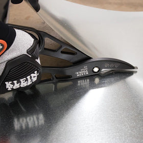 Klein Tools 89556 handles accommodate gloves for comfortable grip