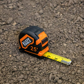 Klein Tools 9125 belt-clip and tether-hole image highlights secure carry.