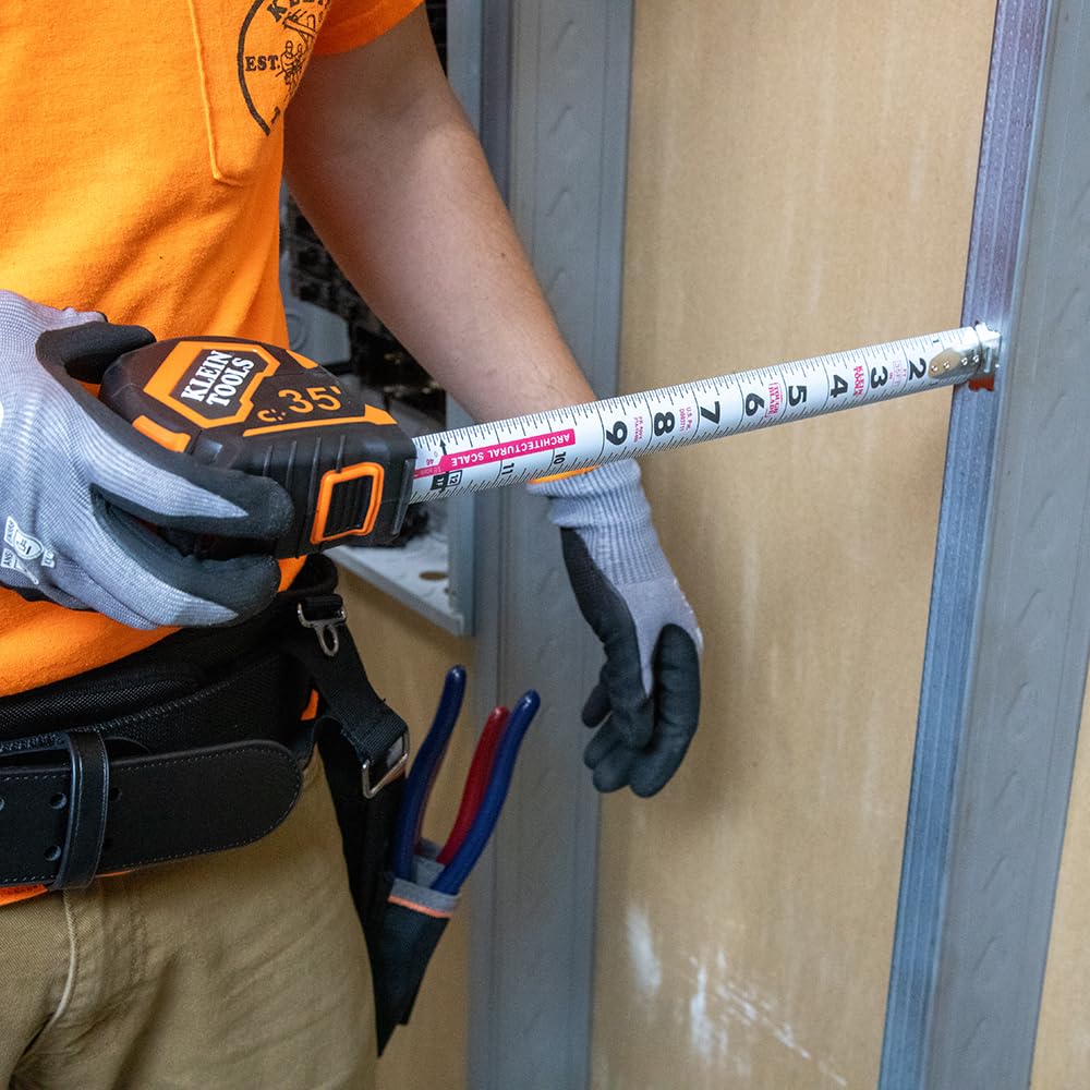 Klein Tools 9235 bold markings improve readability at a glance.