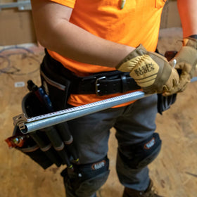 Klein Tools 9375 7.5 m length supports large project measurements.