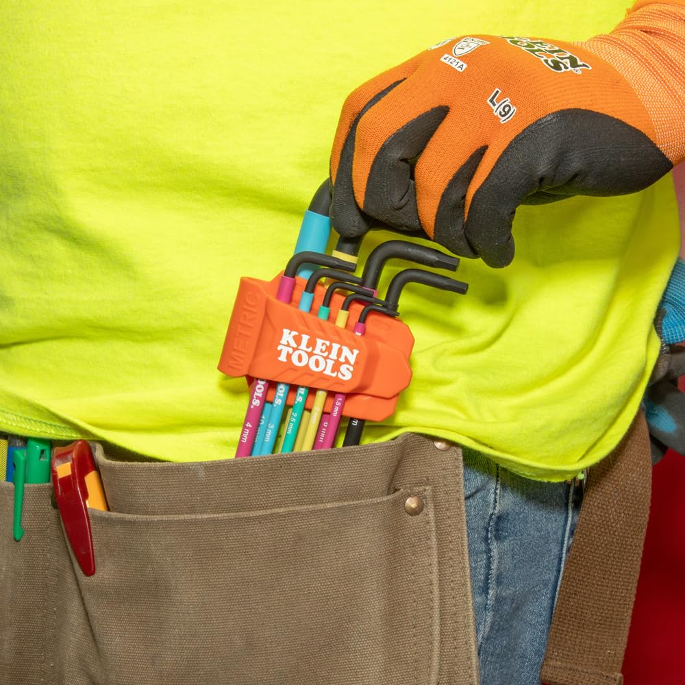 Klein Tools BLS9M color-coded sleeves speed size identification on the set.