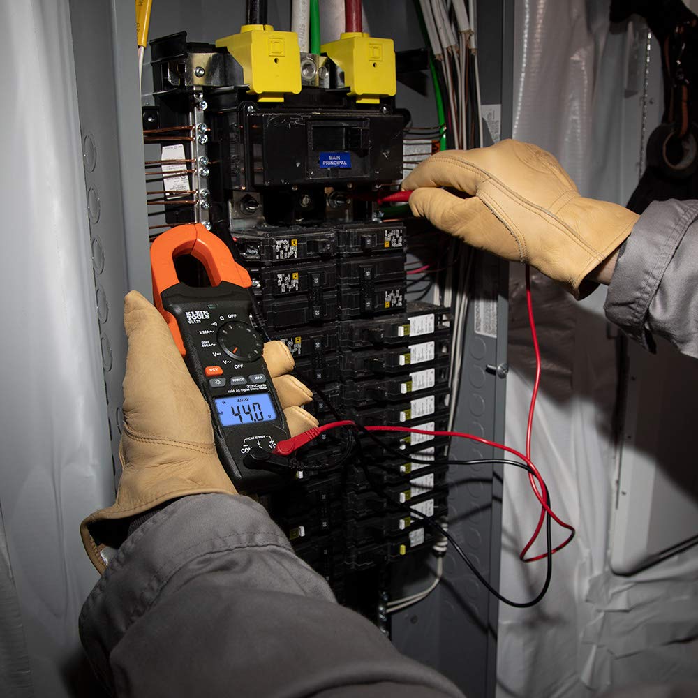 Klein Tools CL120 backlit LCD showing measurements in low light
