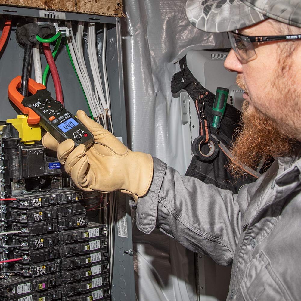 Klein Tools CL120 magnetic hanger compatibility enables hands-free operation