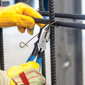 Klein Tools D2000-9ST high‑leverage design delivers 46 percent more cutting power.