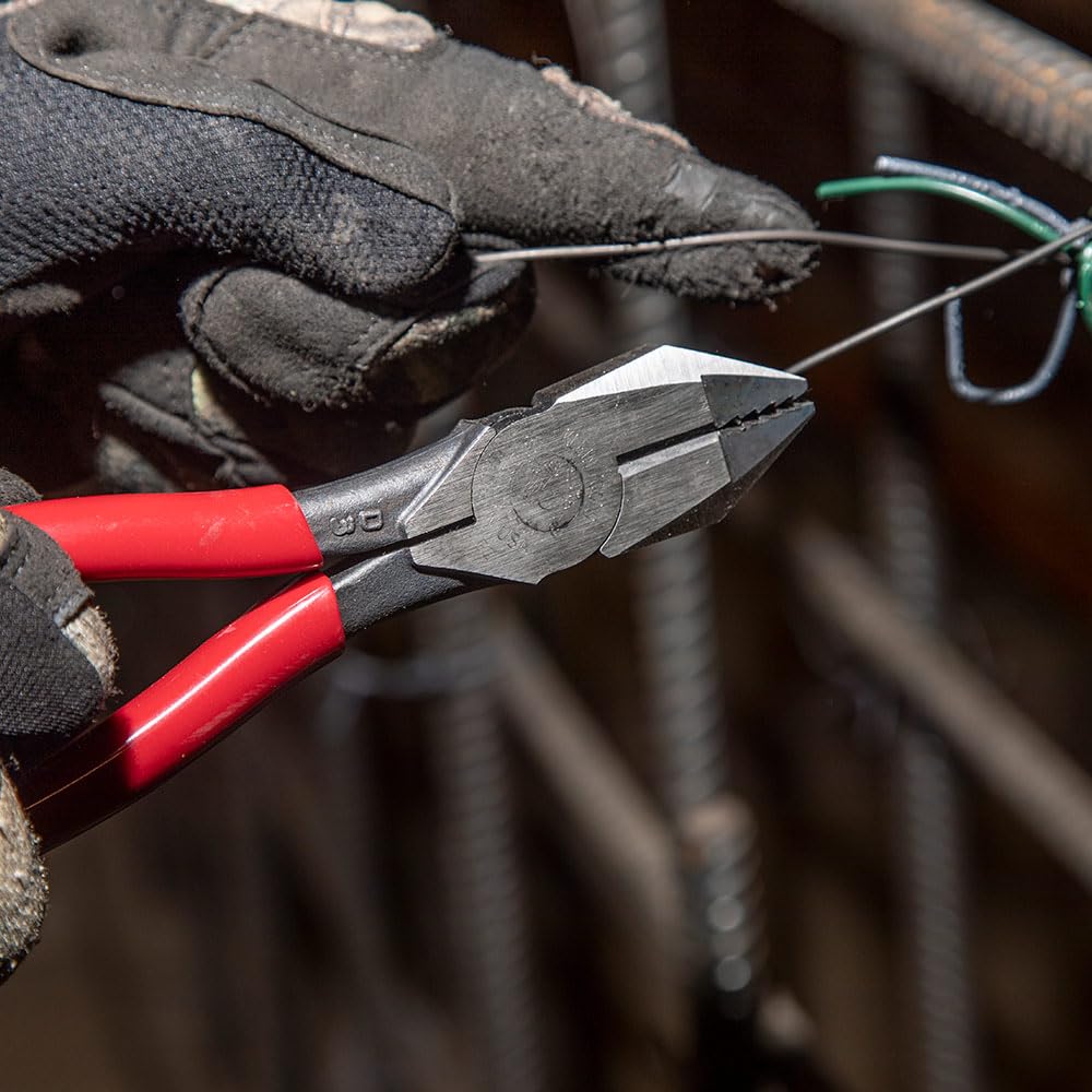 Klein Tools D201-7CSTA linesman pliers induction-cutting knives extend tool life.