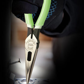 Klein Tools D203-8-GLW slim head design fits in confined spaces.