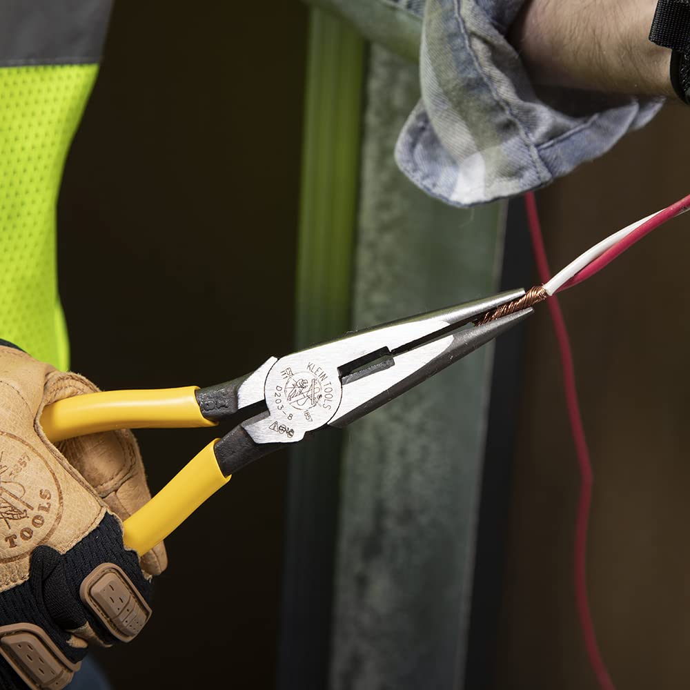 Klein Tools D203-8 working in confined areas with precision and control.