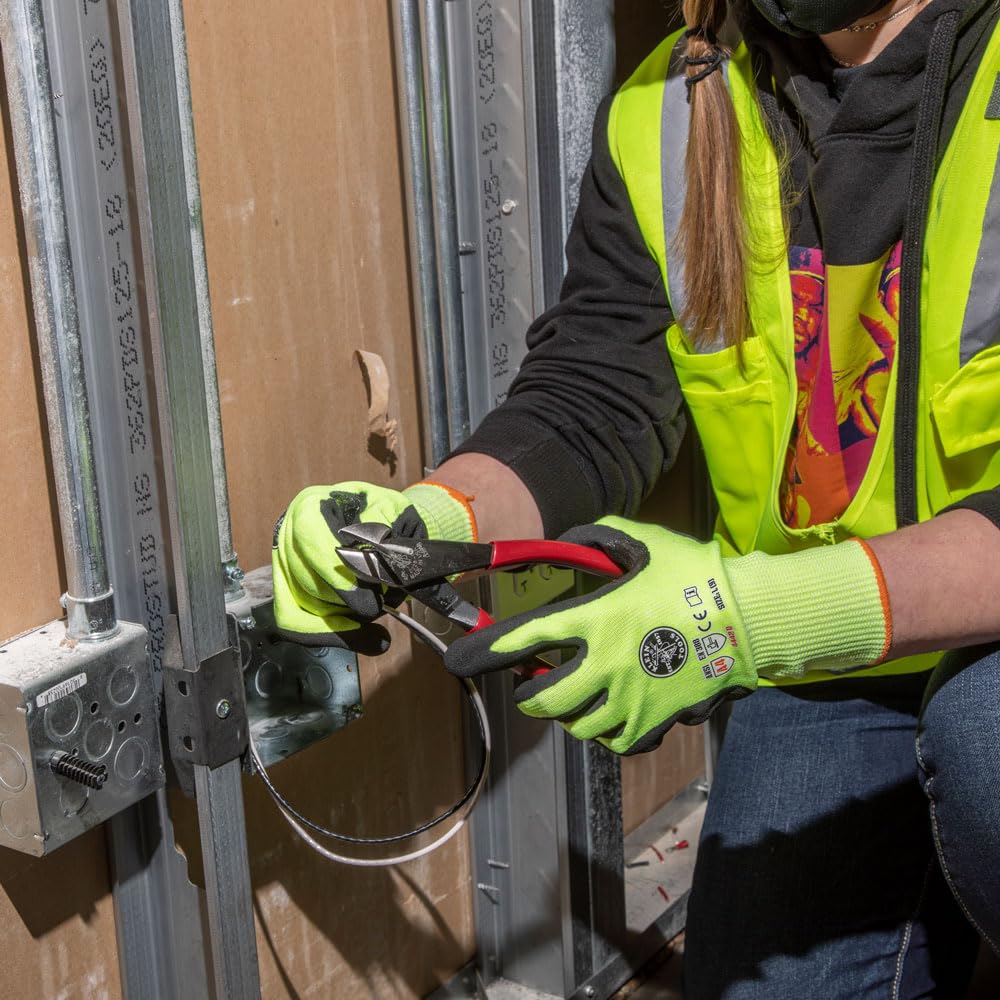 Klein Tools D228-8 hot-riveted joint for smooth action and stability