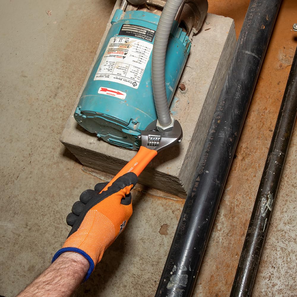 Klein Tools D5072 forged alloy steel construction delivers strength.
