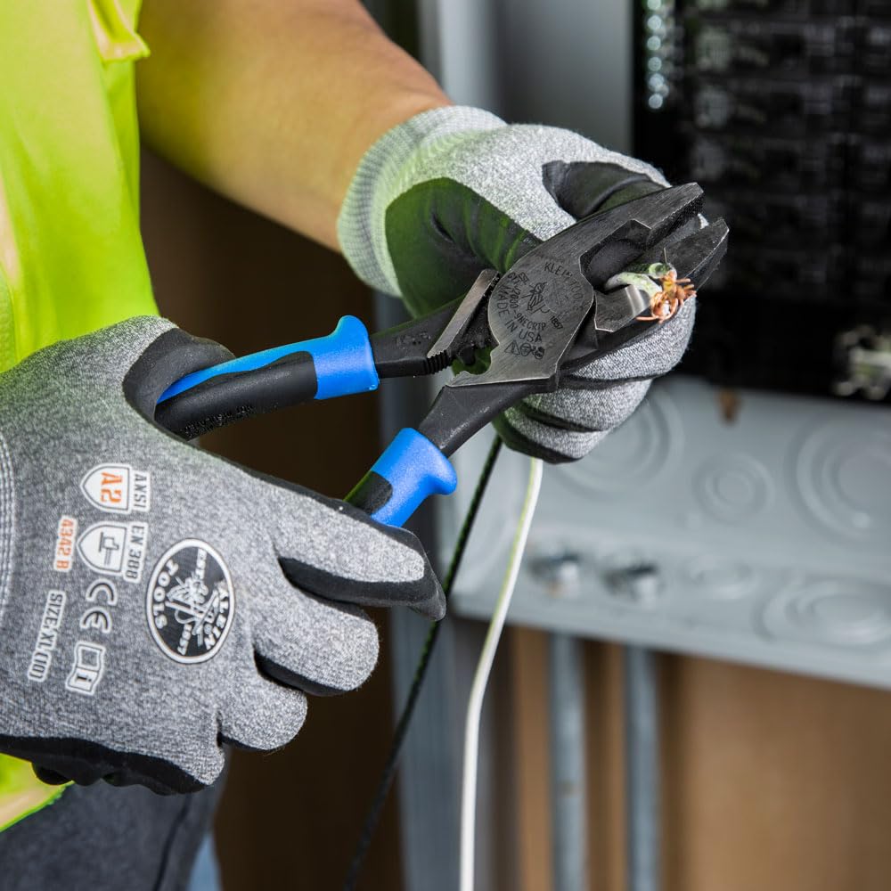 Klein Tools J2000-9NECRTP built-in crimper for non-insulated connectors.