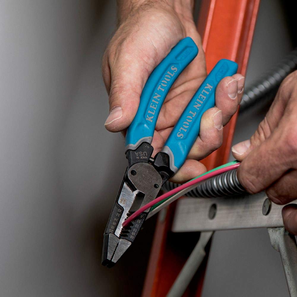 K12035 shear-cutting knives enabling smooth copper and NM cable cuts.
