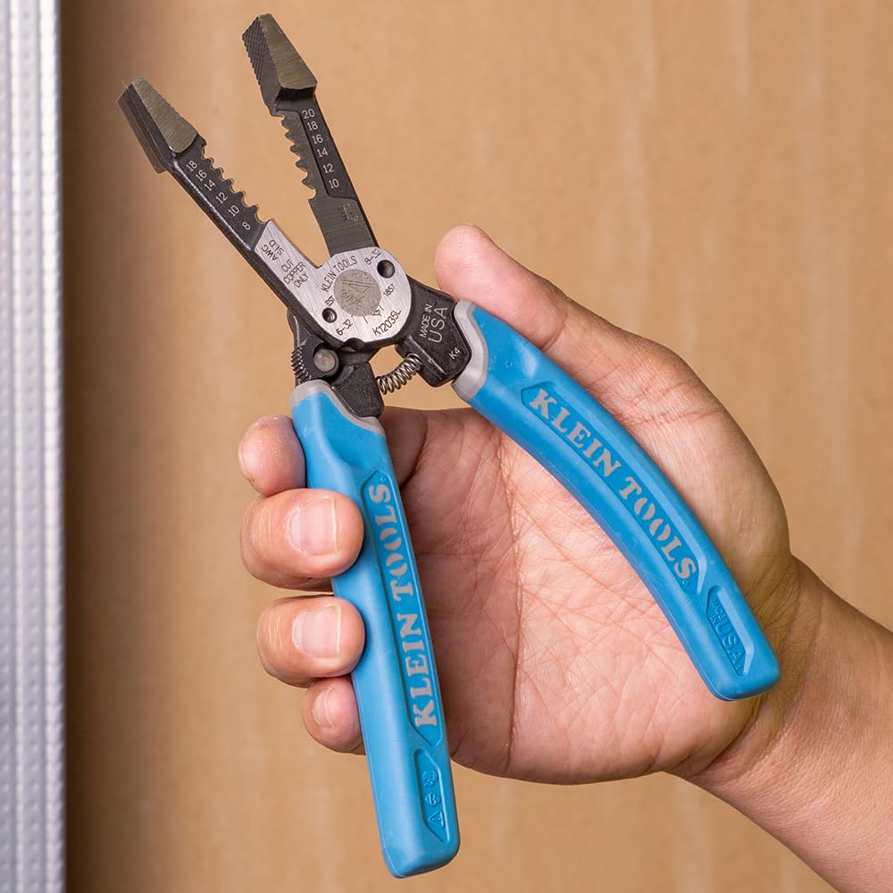 Klein Tools K12035L shear-cutting-knives enable smooth copper and larger cable cuts.