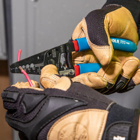 Klein-Kurve serrated nose for easy bending and pulling.