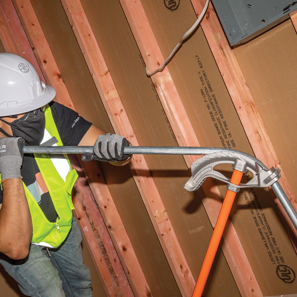 Reinforced head design supports demanding bending tasks on site.