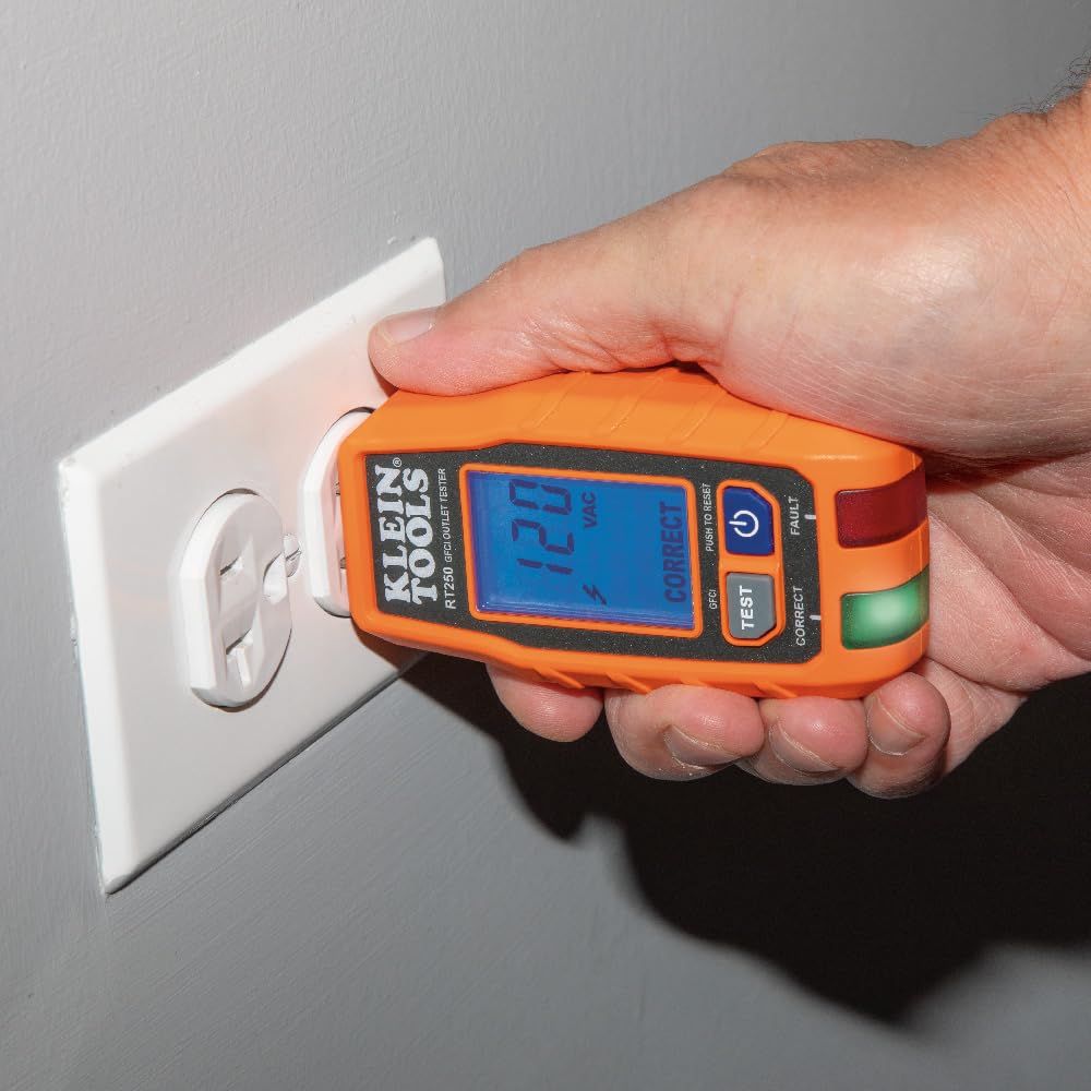 Klein Tools RT250 bright LEDs indicate wiring status at a glance