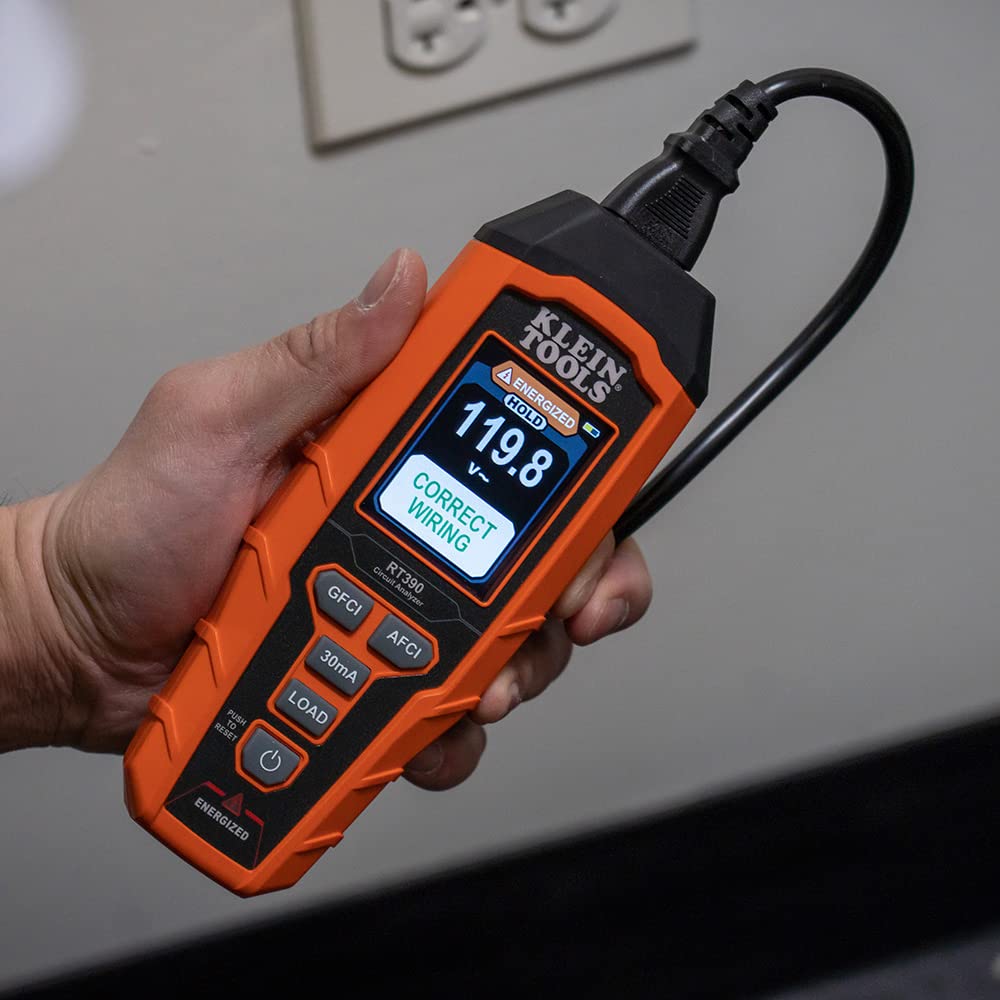 RT390 load-testing view showing voltage drops at multiple loads