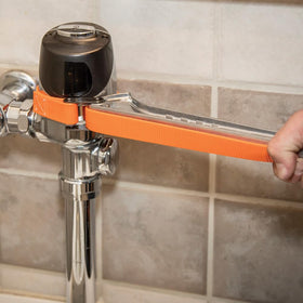 Klein Tools S12HB protects polished pipes from damage.