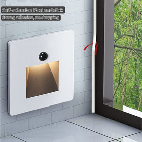 KNEELISA bendable molding installed at a wall corner for a smooth transition