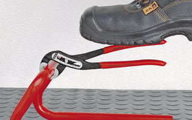 KNIPEX 00 20 07 US1 plastic tray packaging keeps tools organized and ready-to-go.