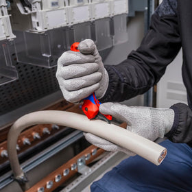 KNIPEX 16 50 145 SBA guide shoe protects insulation during cuts.