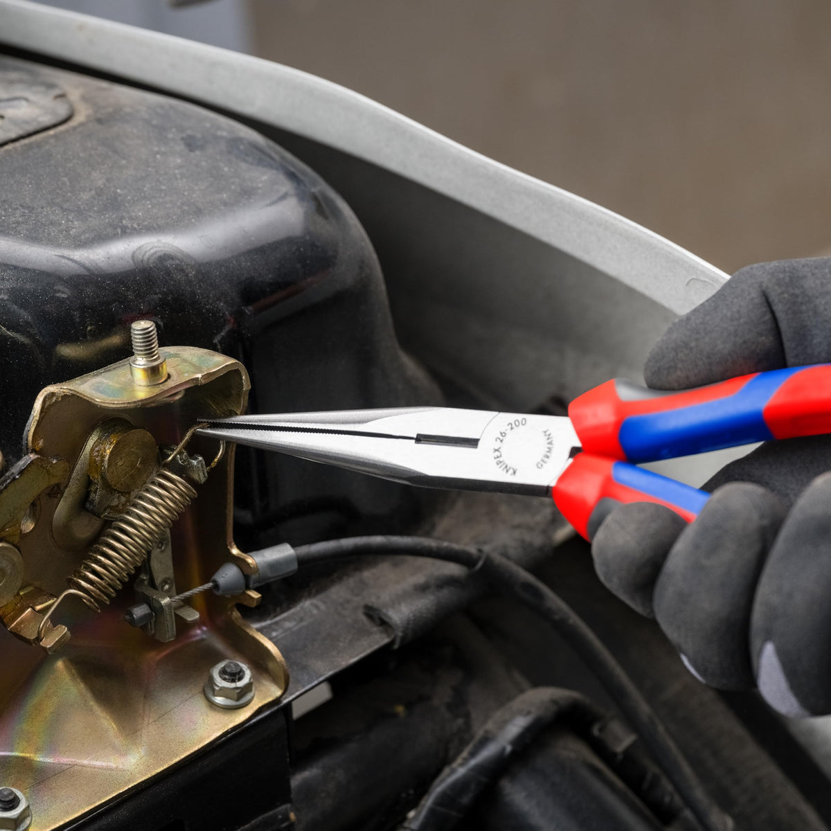KNIPEX 2612200 two-color comfort grip visible for easy tool ID.