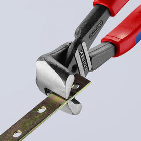 KNIPEX cutting piano wire with precision and clean edges