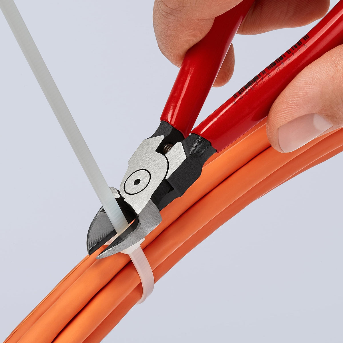 KNIPEX 72 01 140 compact tool ideal for close-in work