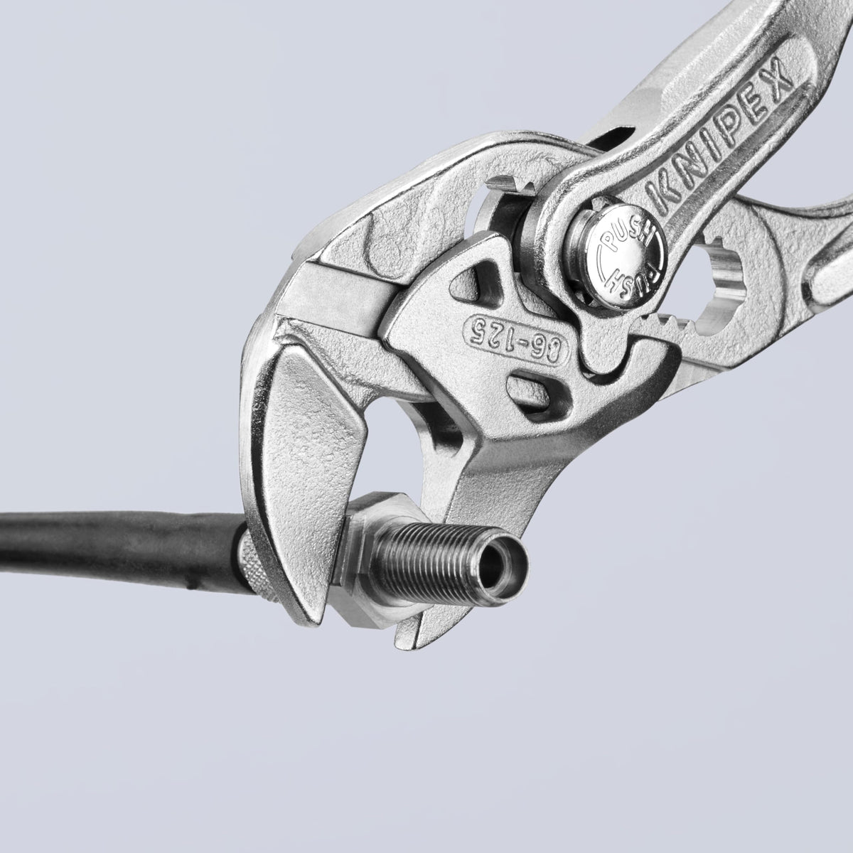 KNIPEX 86 03 125 parallel jaws enabling variable grip widths up to 23 mm.