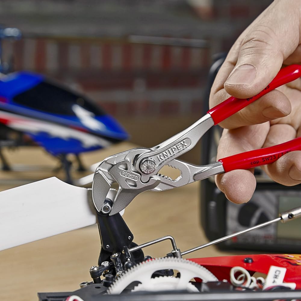 KNIPEX 86 03 125 SBA smooth jaws protecting chrome fittings during use
